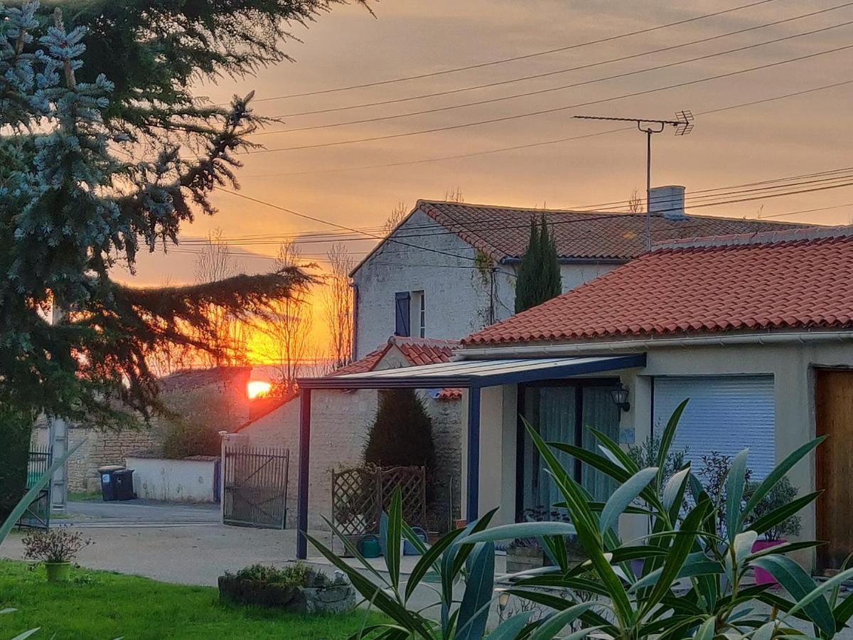 Vila Gite Du Clos De La Vigne Montreuil  Exteriér fotografie