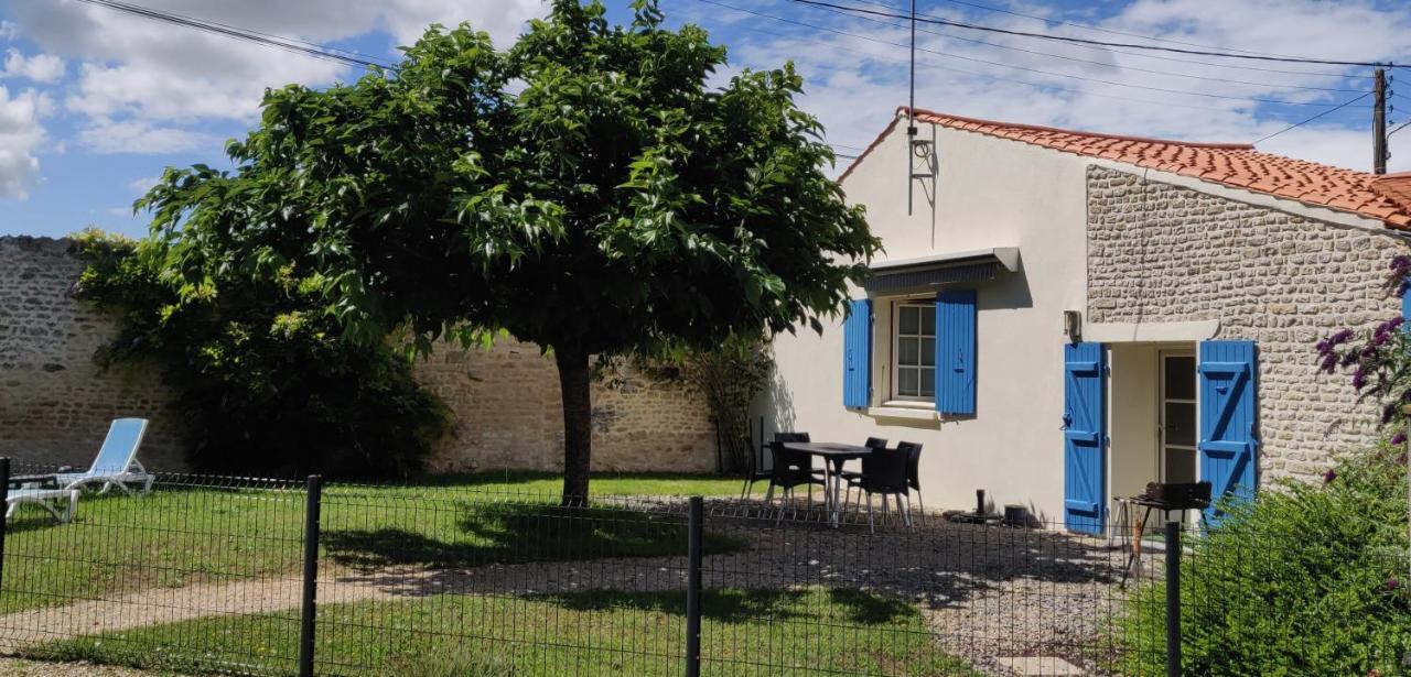 Vila Gite Du Clos De La Vigne Montreuil  Exteriér fotografie